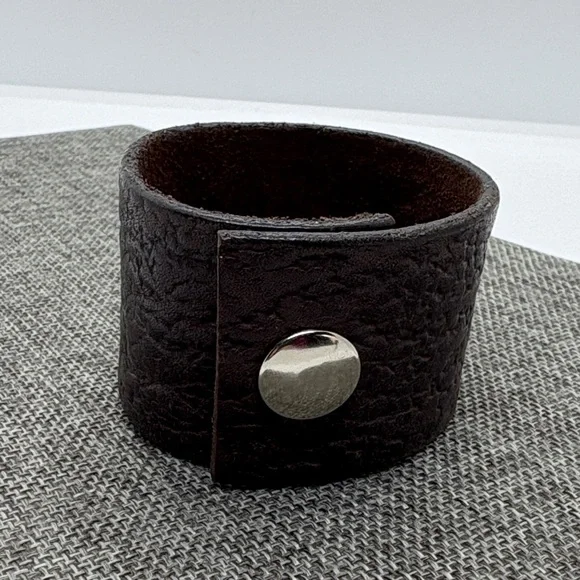 Hotter Than a Two Dollar Pistol Leather Cuff Bracelet Turquoise Accent - Picture 3 of 8